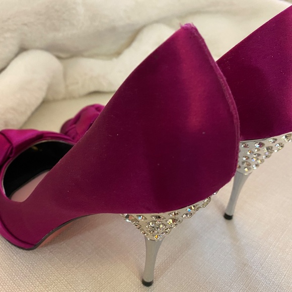 Paris Hilton Stilettos - Picture 2 of 7